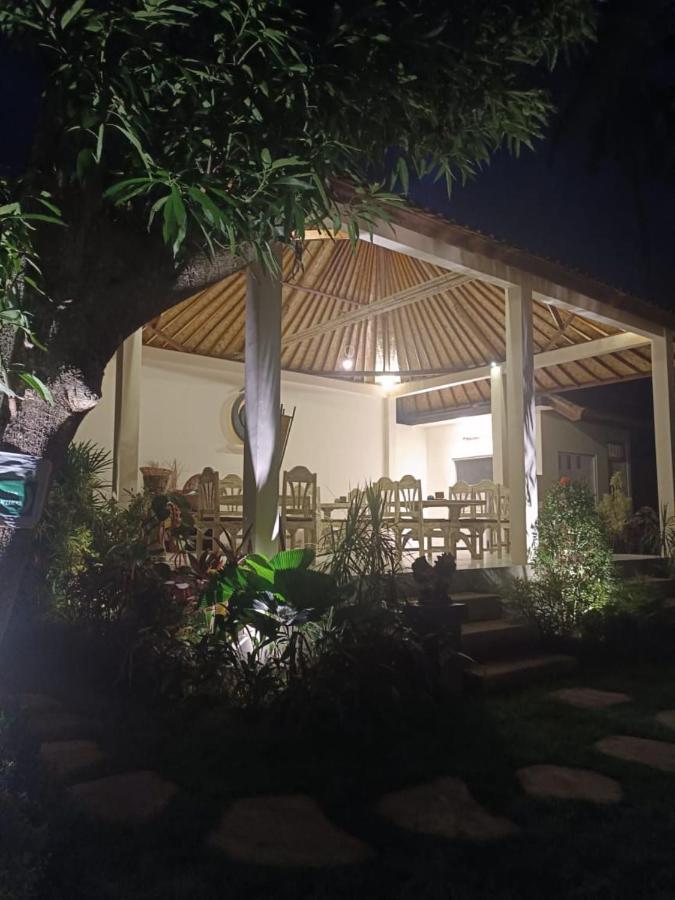 Utama Villas Beach Front Candidasa Luaran gambar